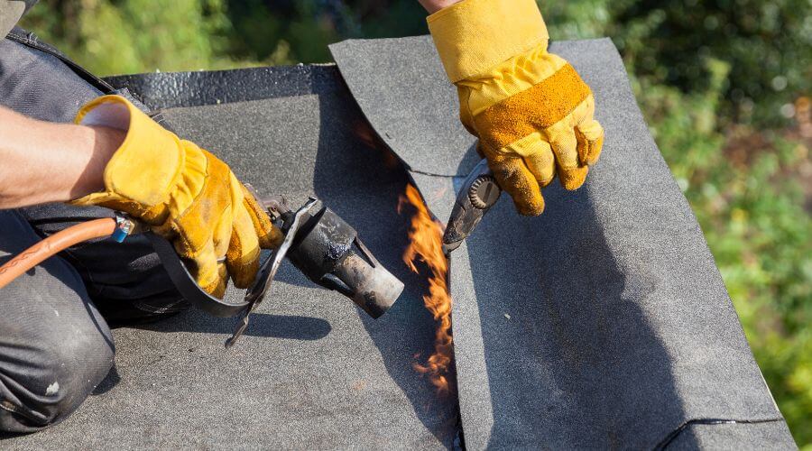 Professional metal roof installation in Great Lakes, IL